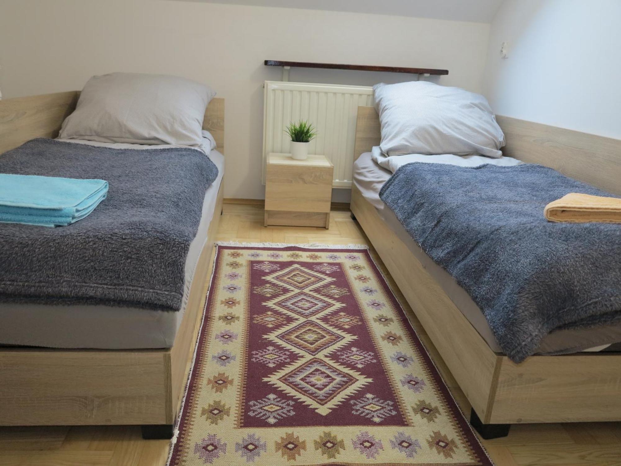 Aparthotel Airspot Balice à Cholerzyn Extérieur photo