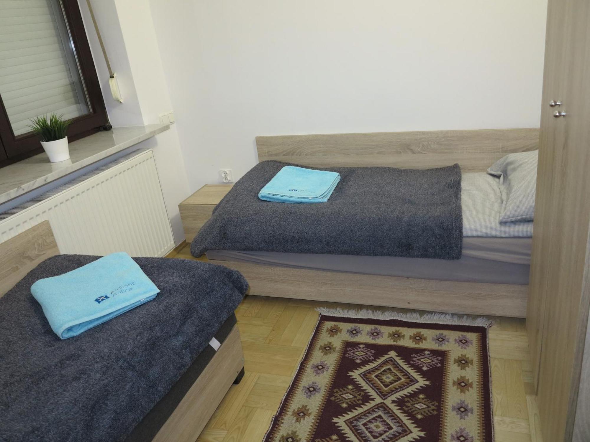 Aparthotel Airspot Balice à Cholerzyn Extérieur photo