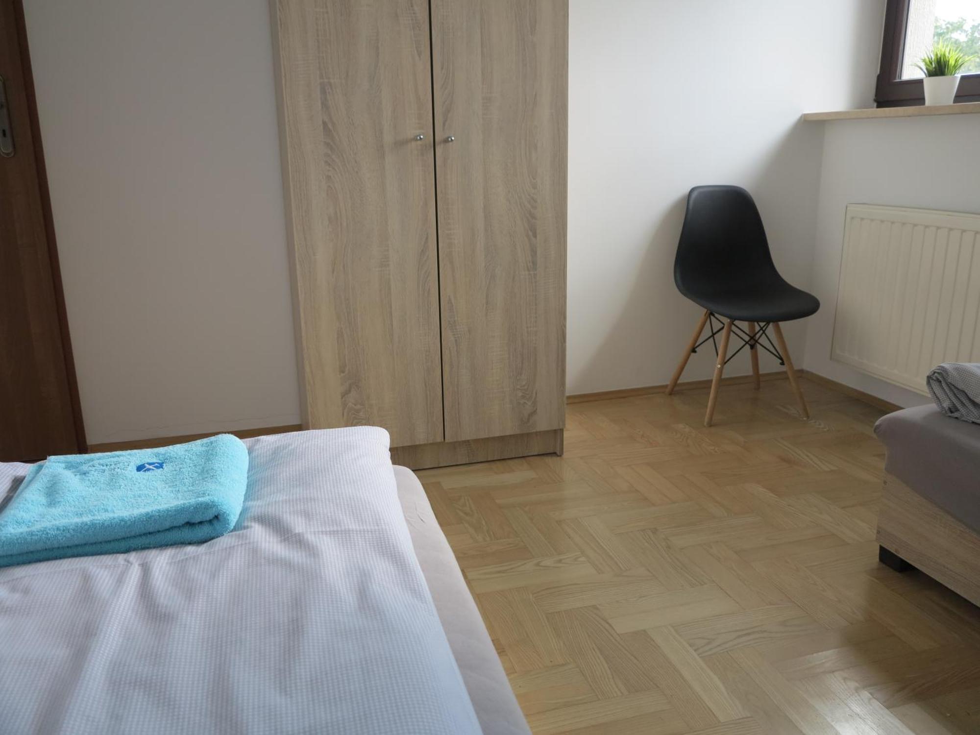 Aparthotel Airspot Balice à Cholerzyn Chambre photo