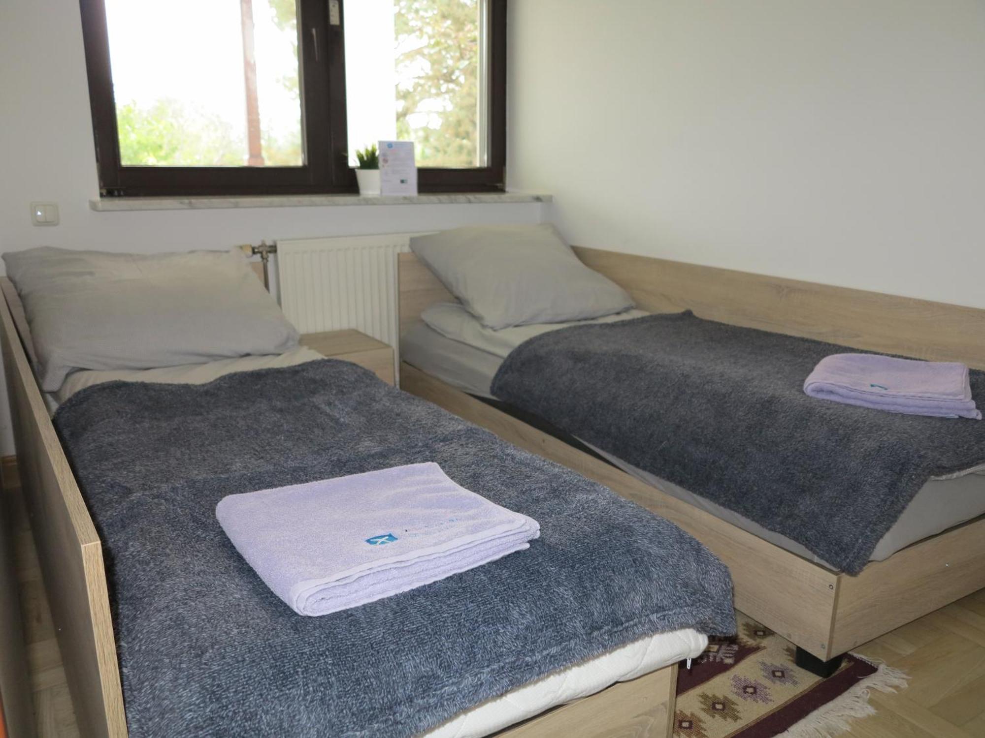 Aparthotel Airspot Balice à Cholerzyn Extérieur photo