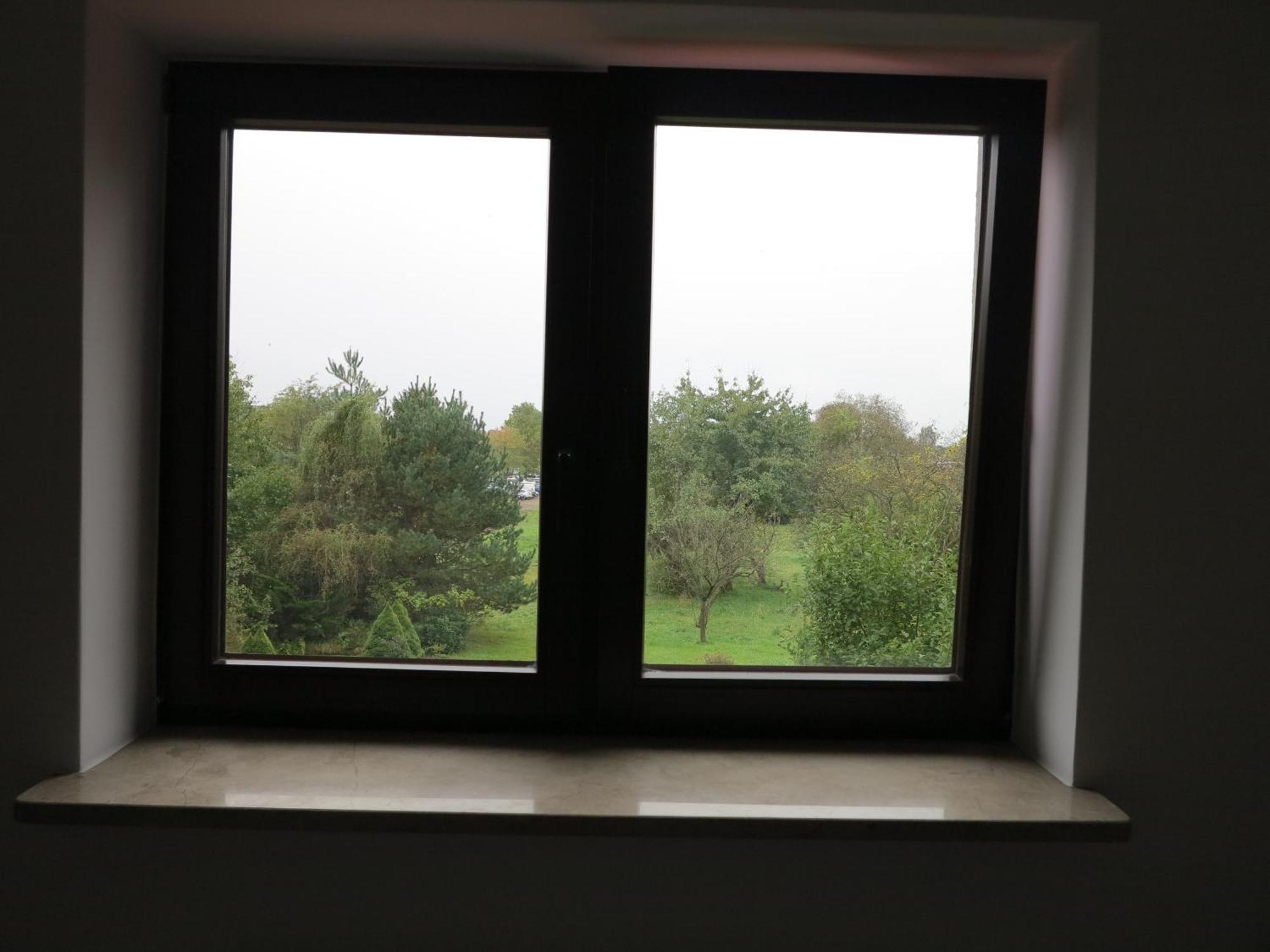 Aparthotel Airspot Balice à Cholerzyn Extérieur photo