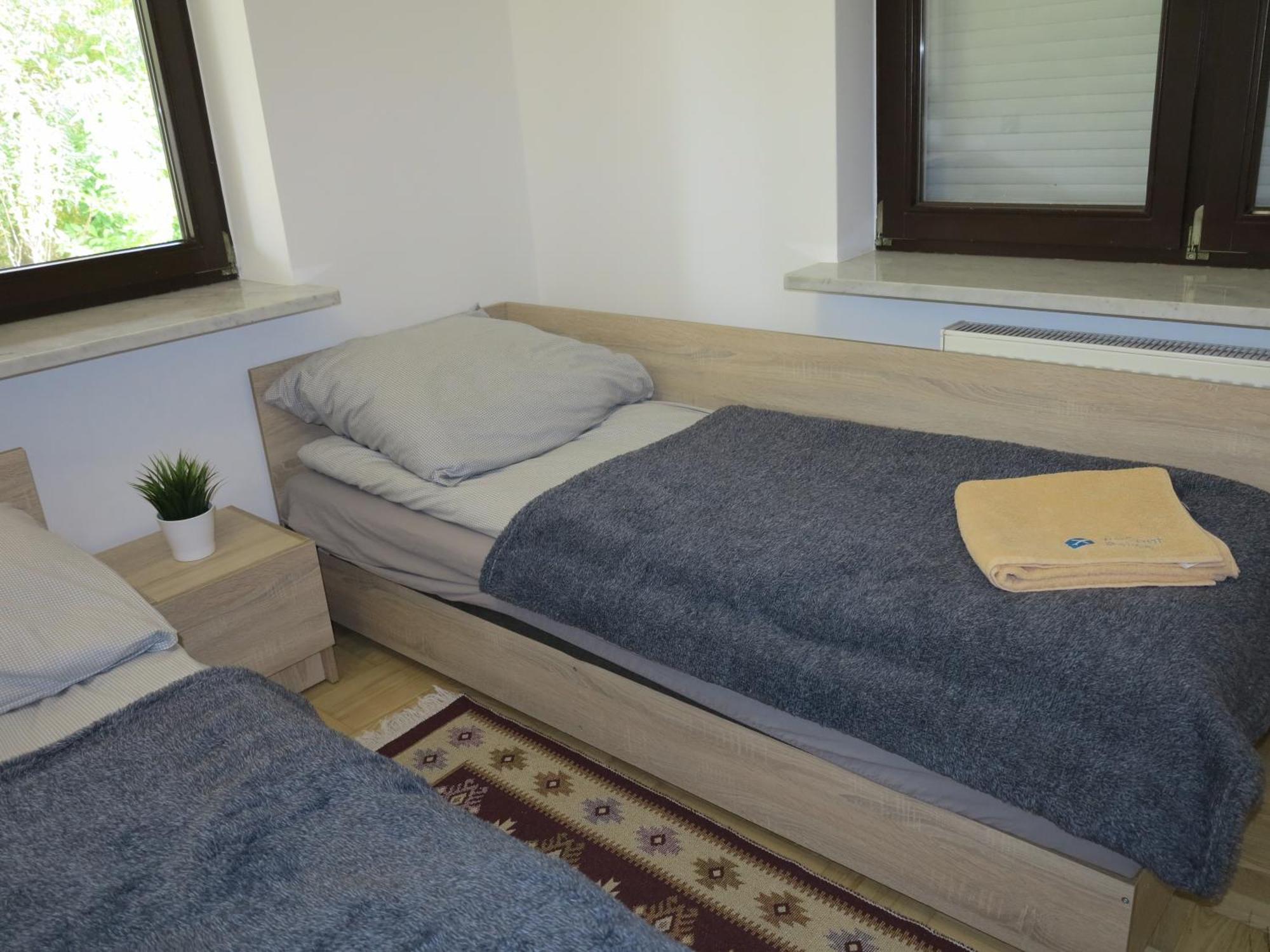 Aparthotel Airspot Balice à Cholerzyn Extérieur photo