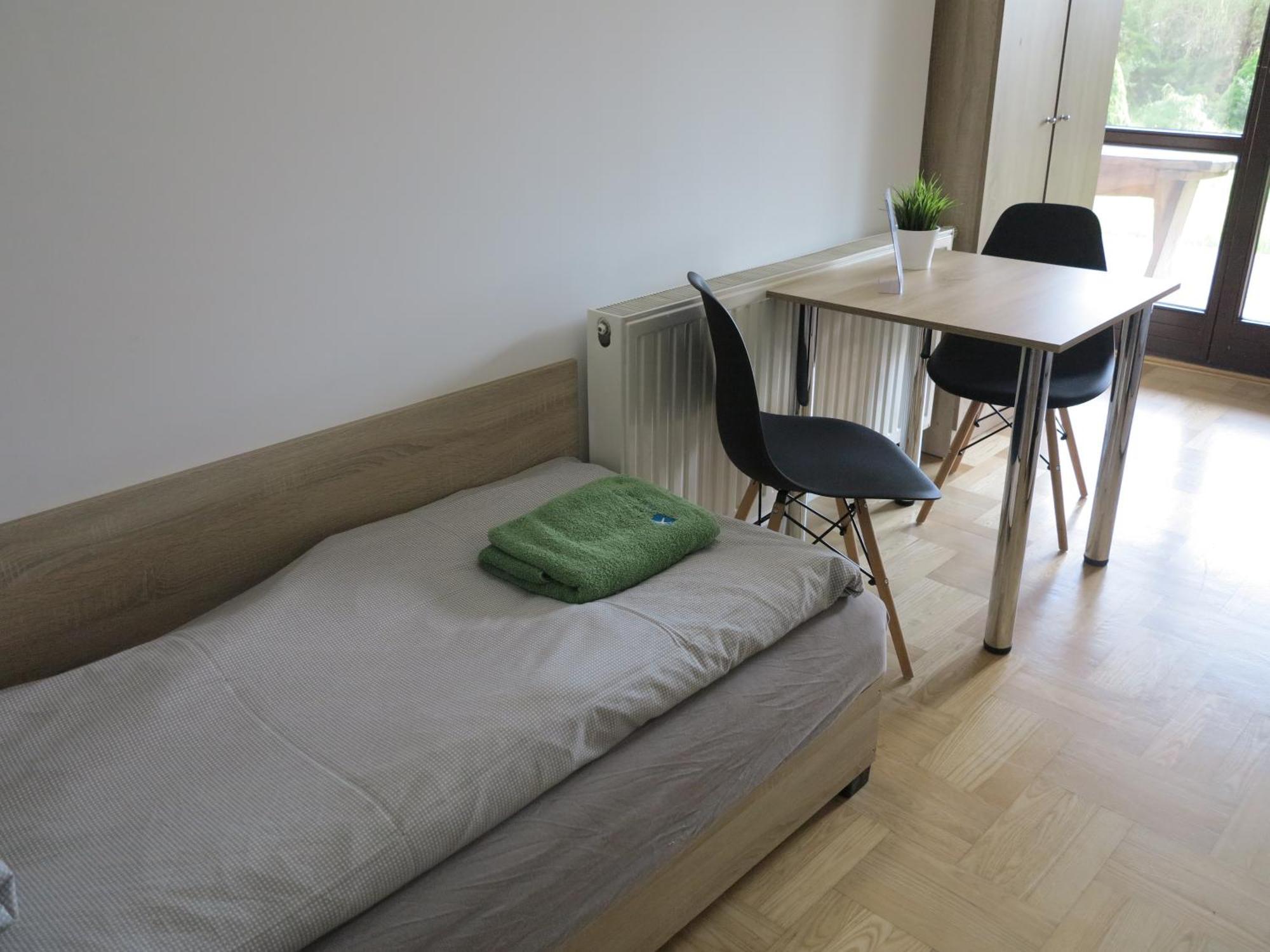Aparthotel Airspot Balice à Cholerzyn Extérieur photo